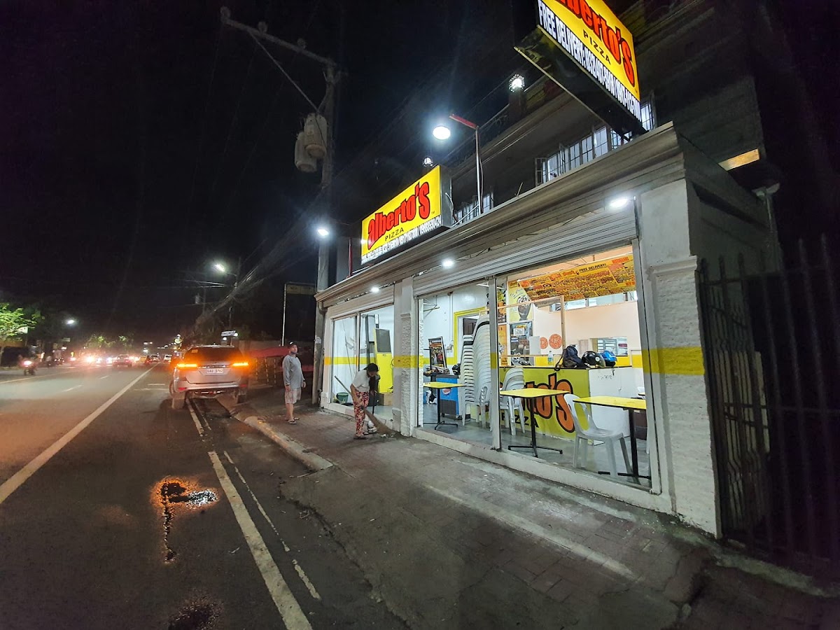 Alberto's Pizza Bulacao Photo 7
