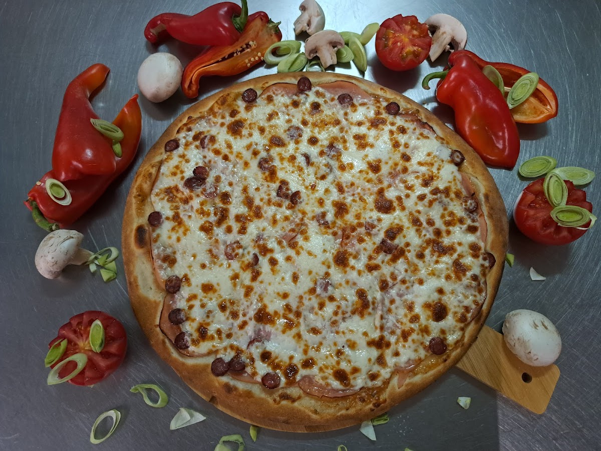 Andis Pizza Photo 9