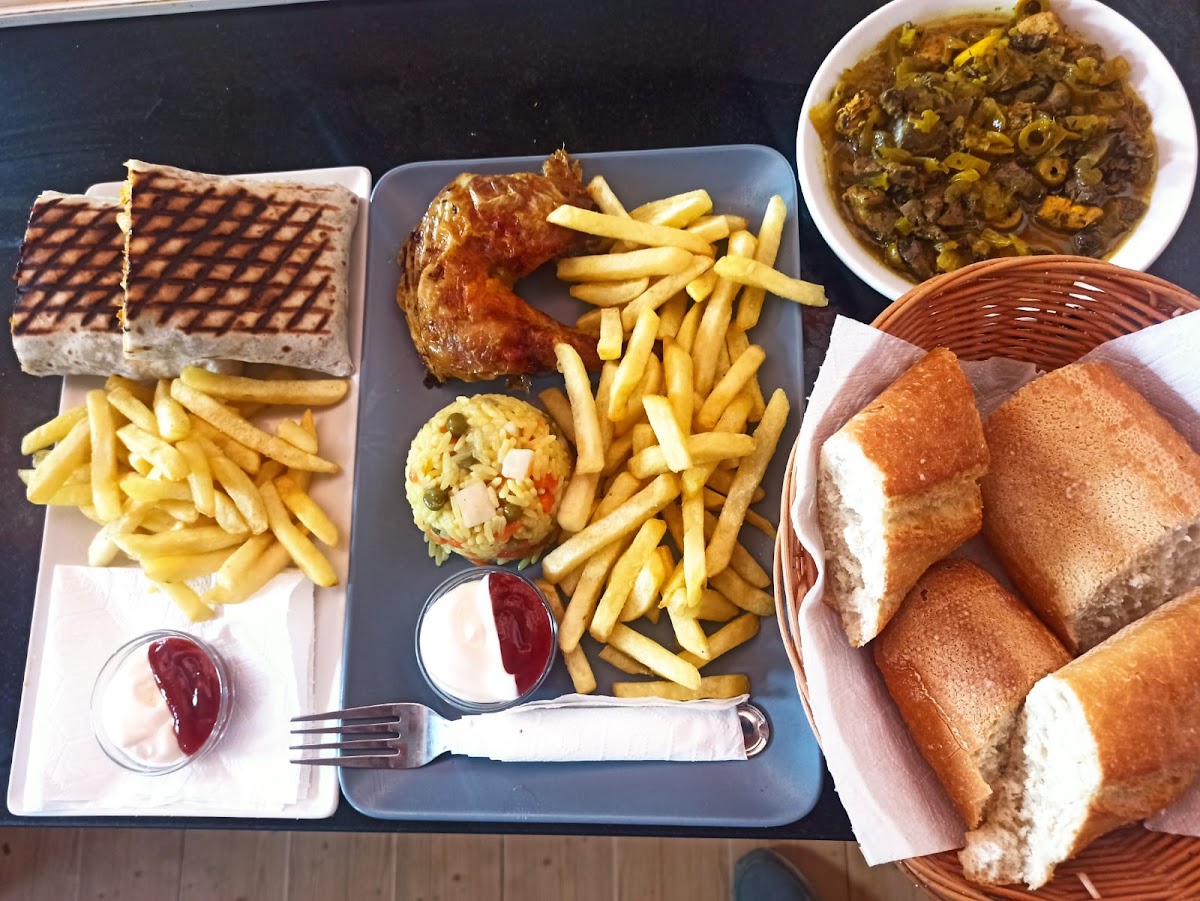 Cafetería E Restaurante ALMERIA ARABI HALAL Photo 3
