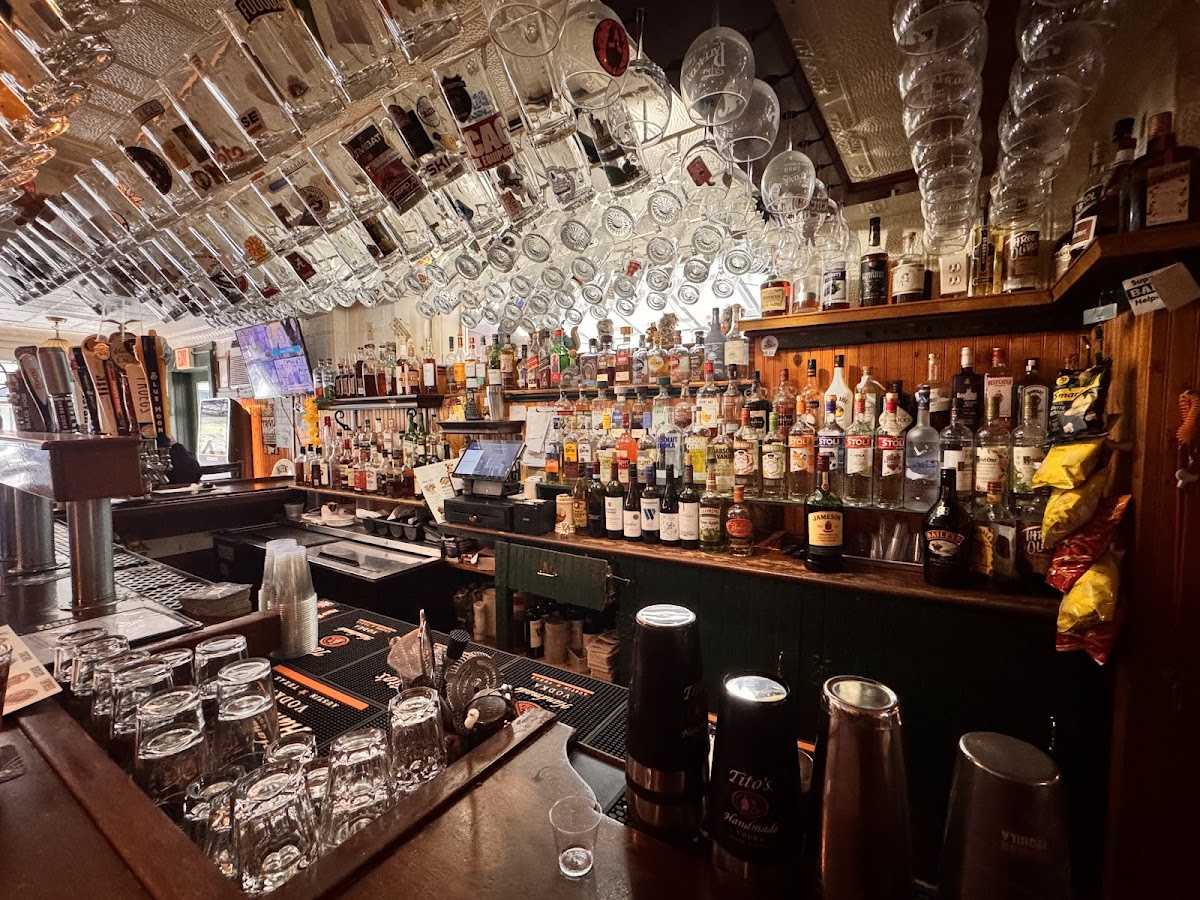 Pattaconk 1850 Bar & Grille Photo 4