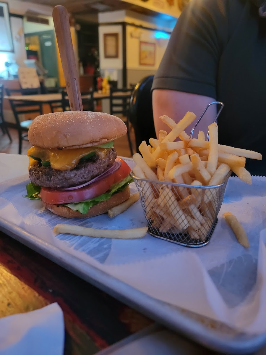 Pattaconk 1850 Bar & Grille Photo 8