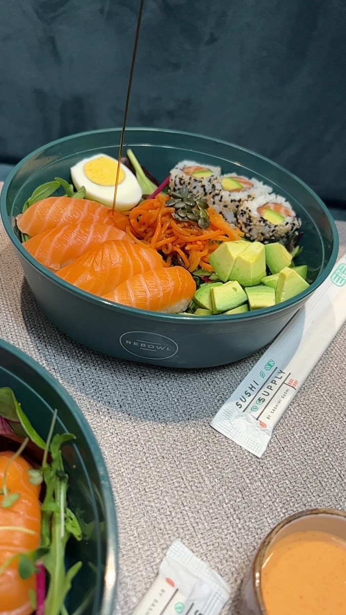 SUSHI SUPPLY Photo 2