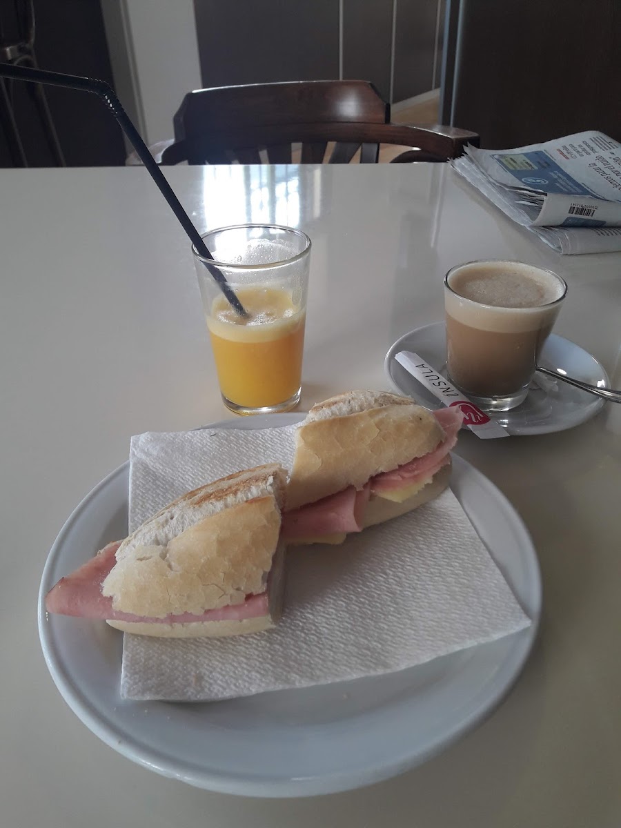 Rebotica Café Photo 6