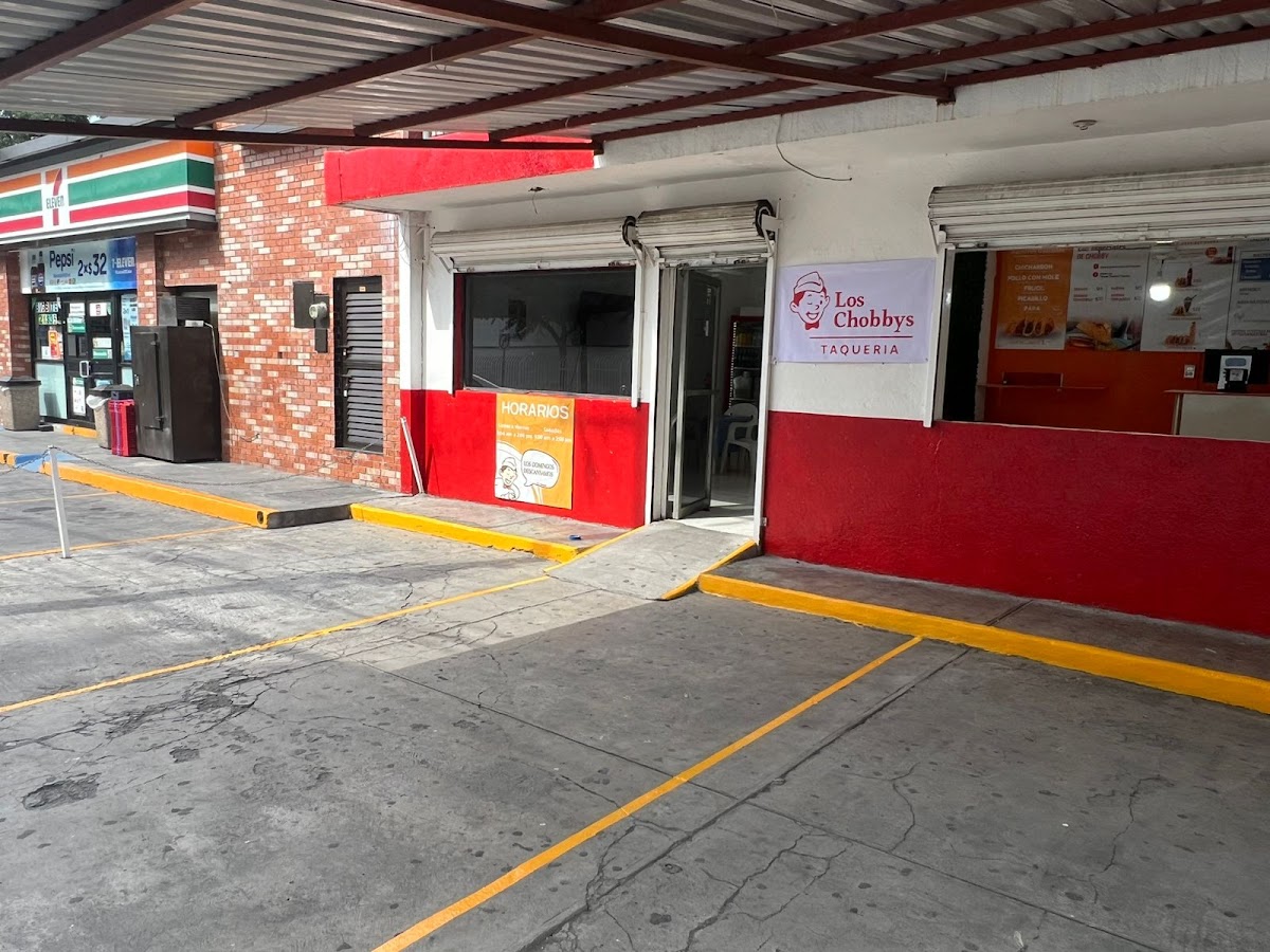 Los Chobbys Taqueria
