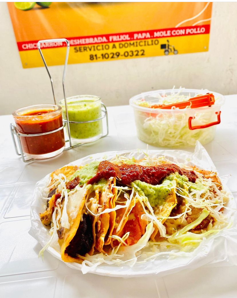Los Chobbys Taqueria Photo 2