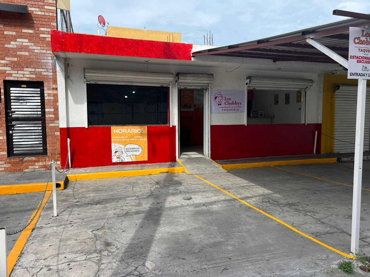 Los Chobbys Taqueria Photo 3