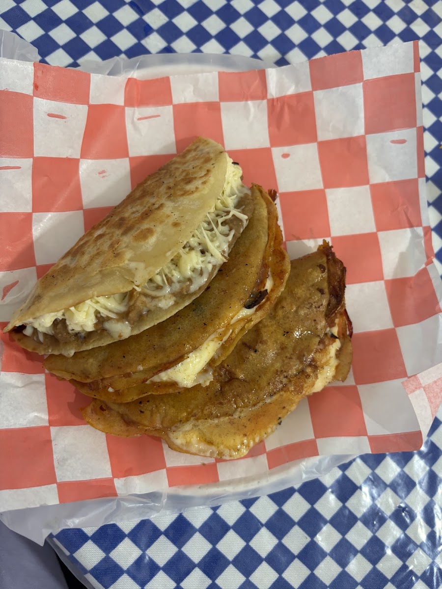 Los Chobbys Taqueria Photo 4