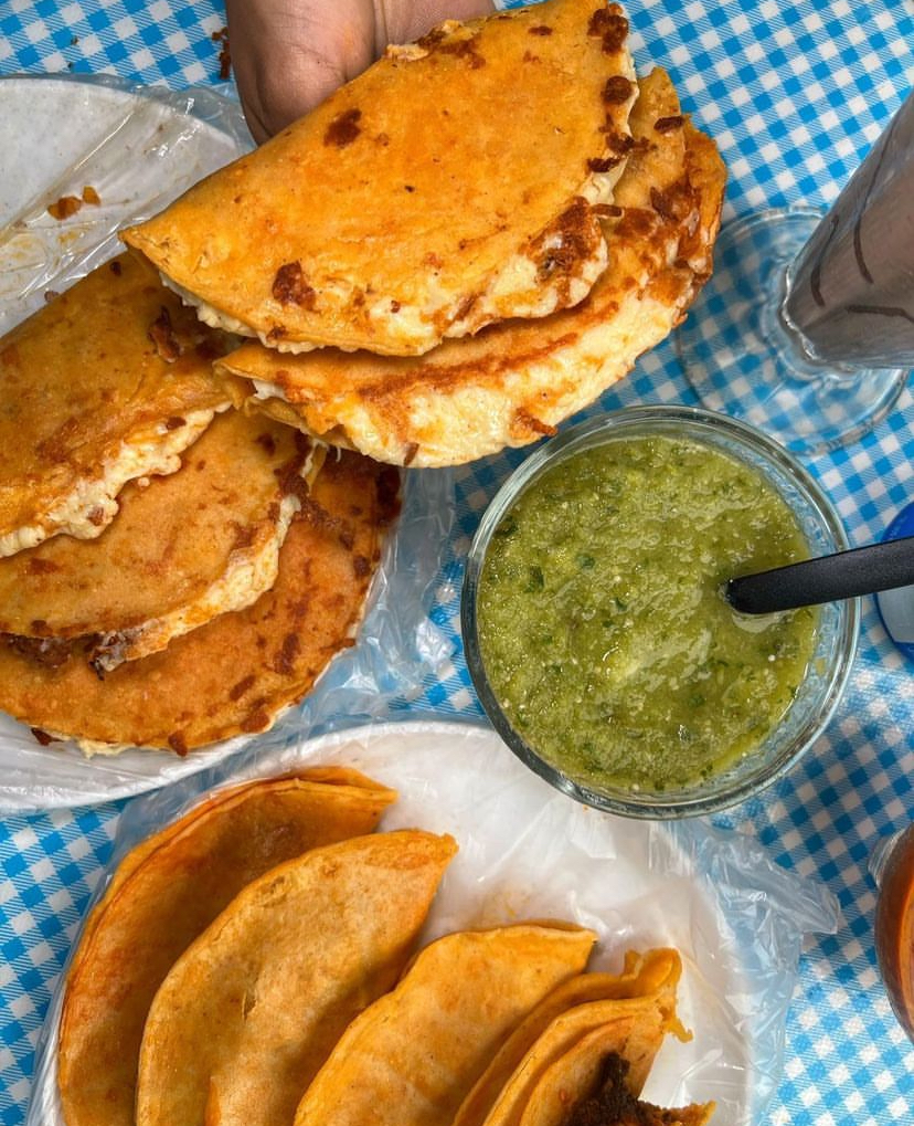 Los Chobbys Taqueria Photo 6