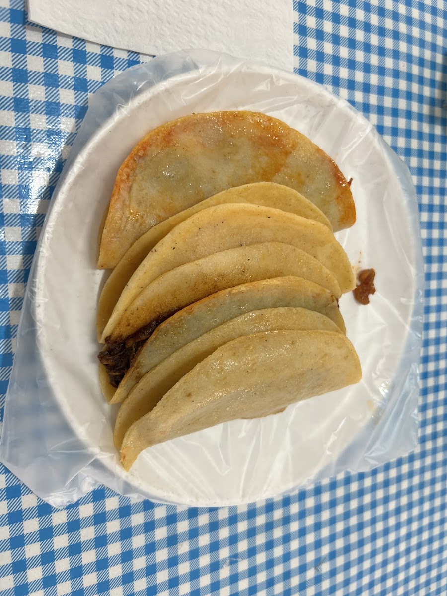 Los Chobbys Taqueria Photo 7