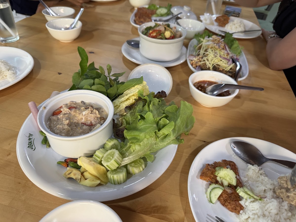 Ruen Lom Fang Restaurant Photo 4