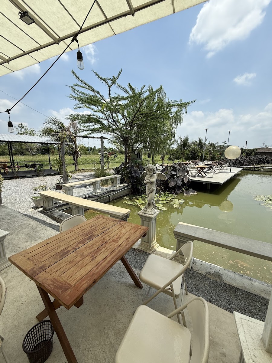 Thawai Bua Cuisine & Cafe