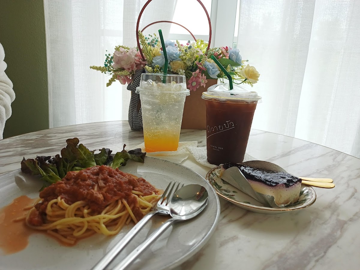 Thawai Bua Cuisine & Cafe Photo 5