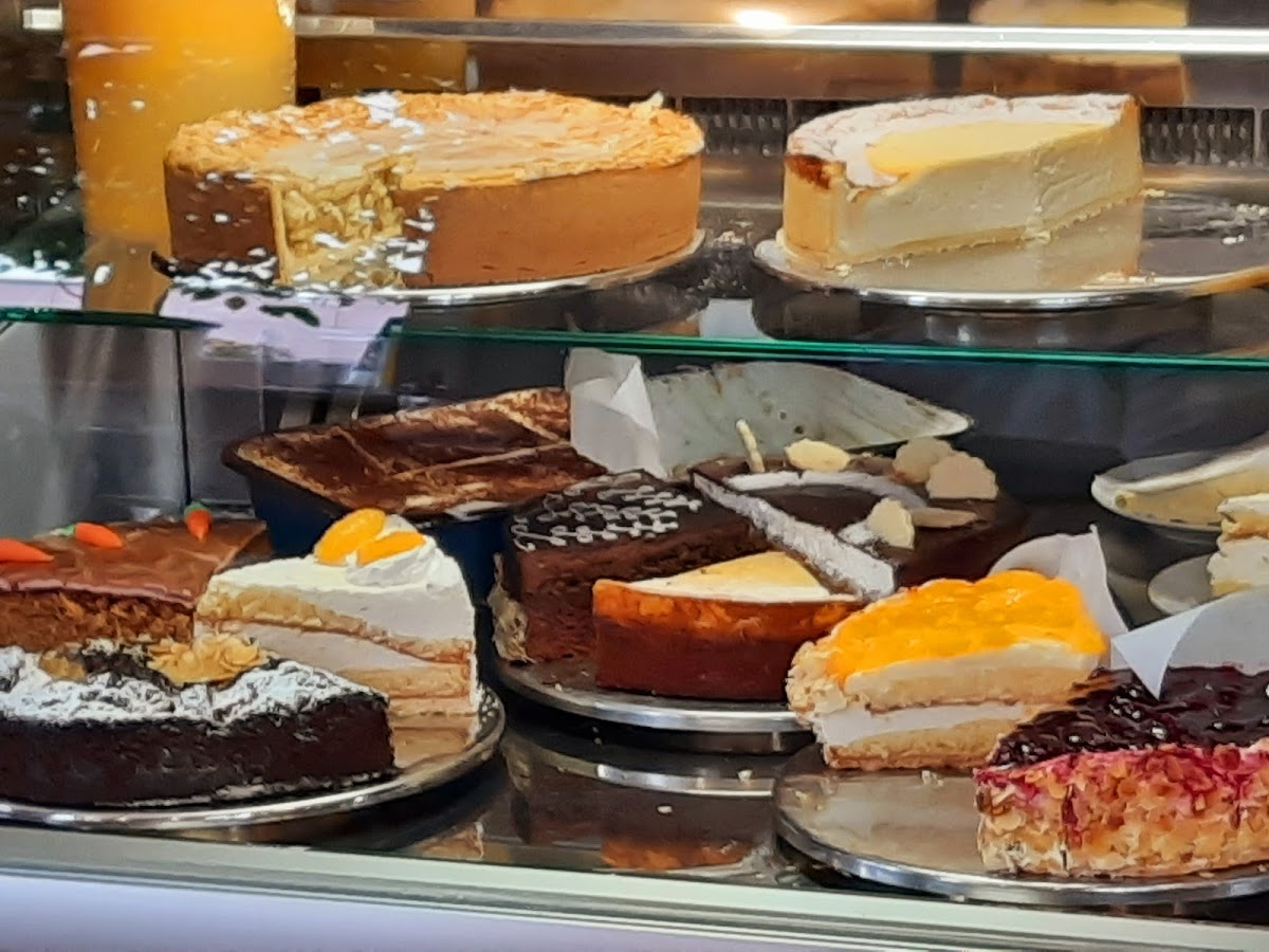Schiffer Café Photo 6