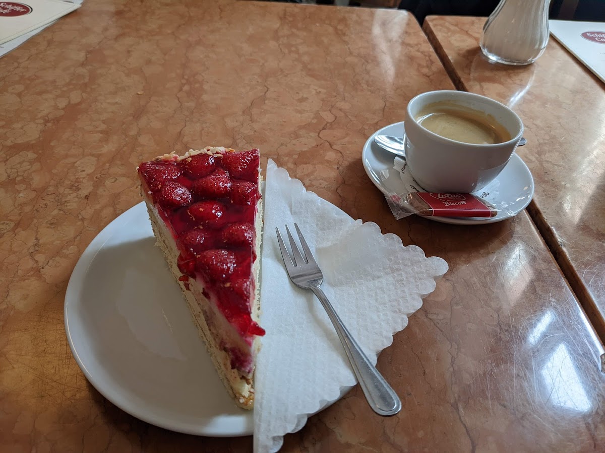 Schiffer Café Photo 8