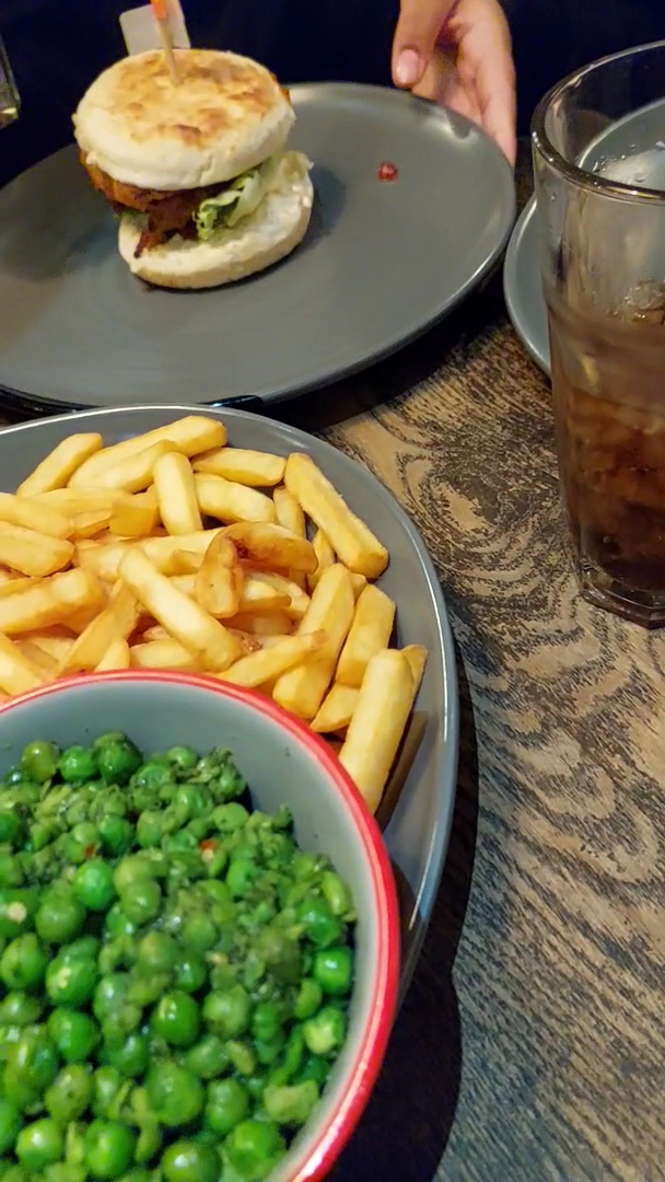 Nando's Croydon - Valley Leisure Park Photo 2