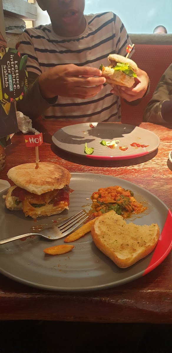 Nando's Croydon - Valley Leisure Park Photo 8