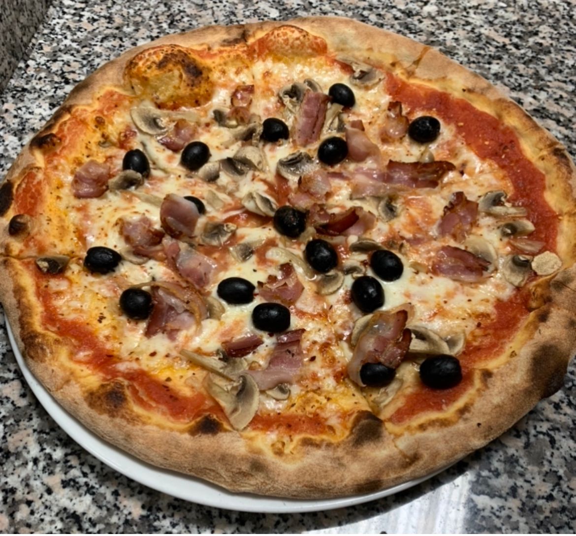 Pizzeria Italian Job Di Daniele Polito Photo 2