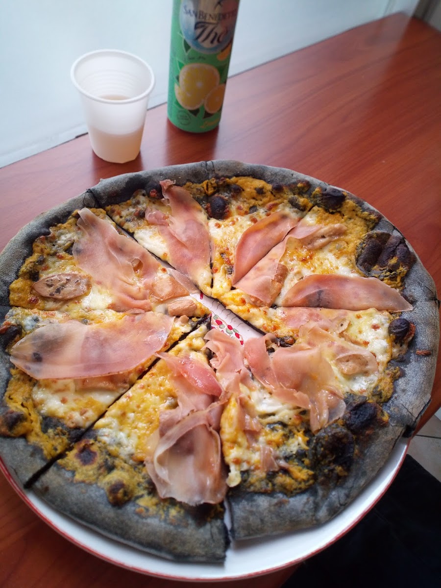 Pizzeria Italian Job Di Daniele Polito Photo 7