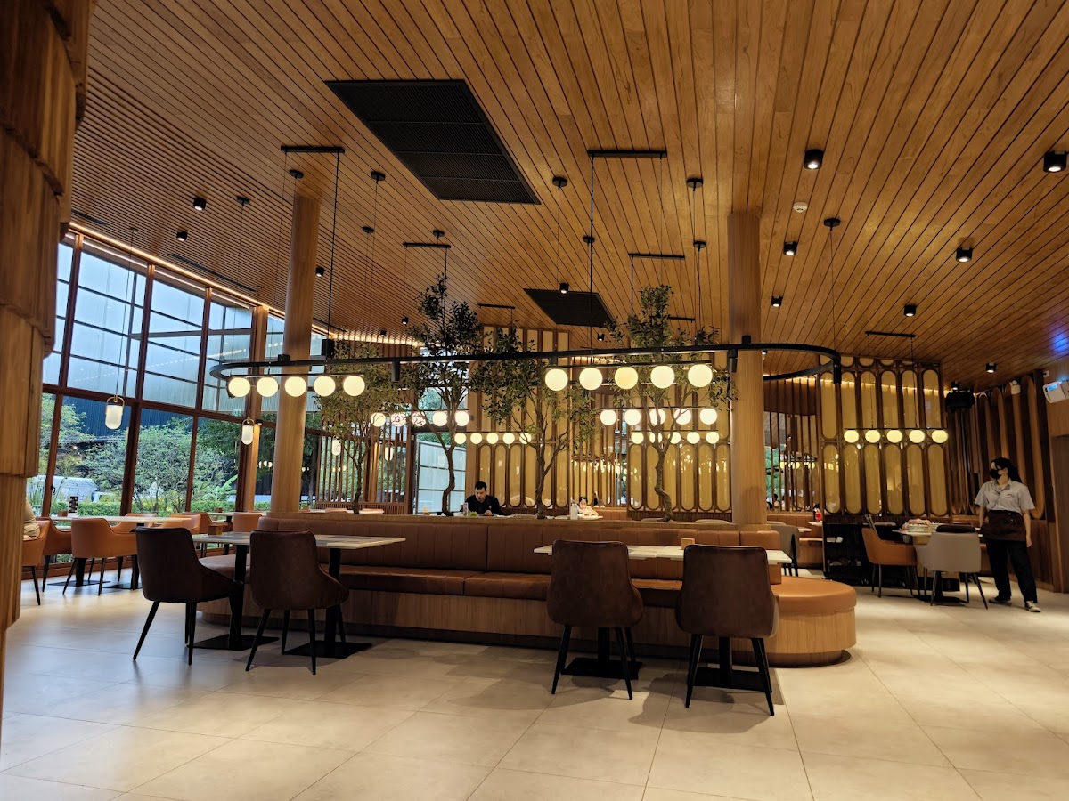 Chonpoon Cafe and Restaurant