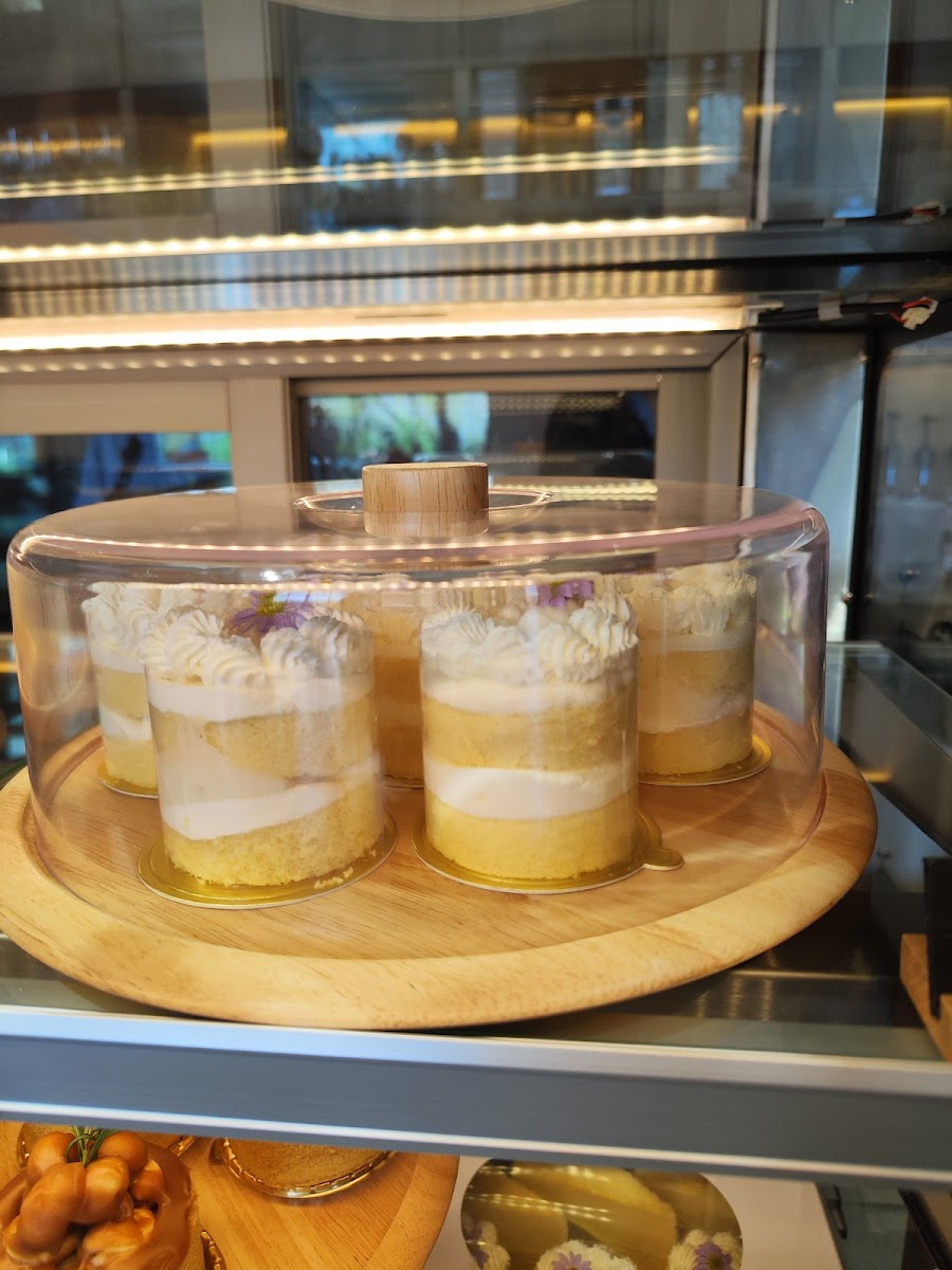 Chonpoon Cafe and Restaurant Photo 9