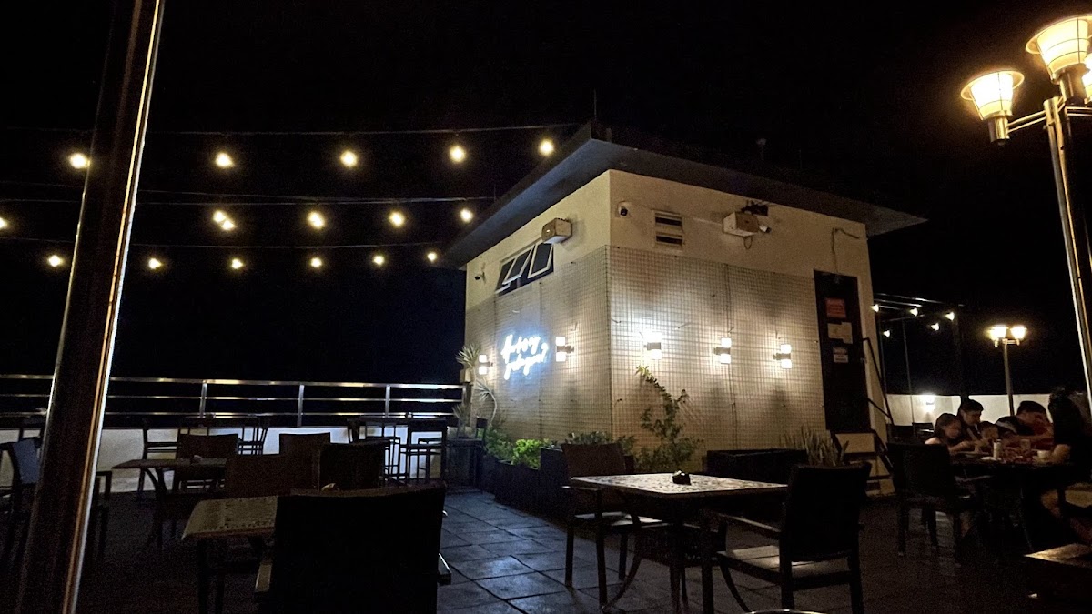 Roof Garden Lounge Photo 4