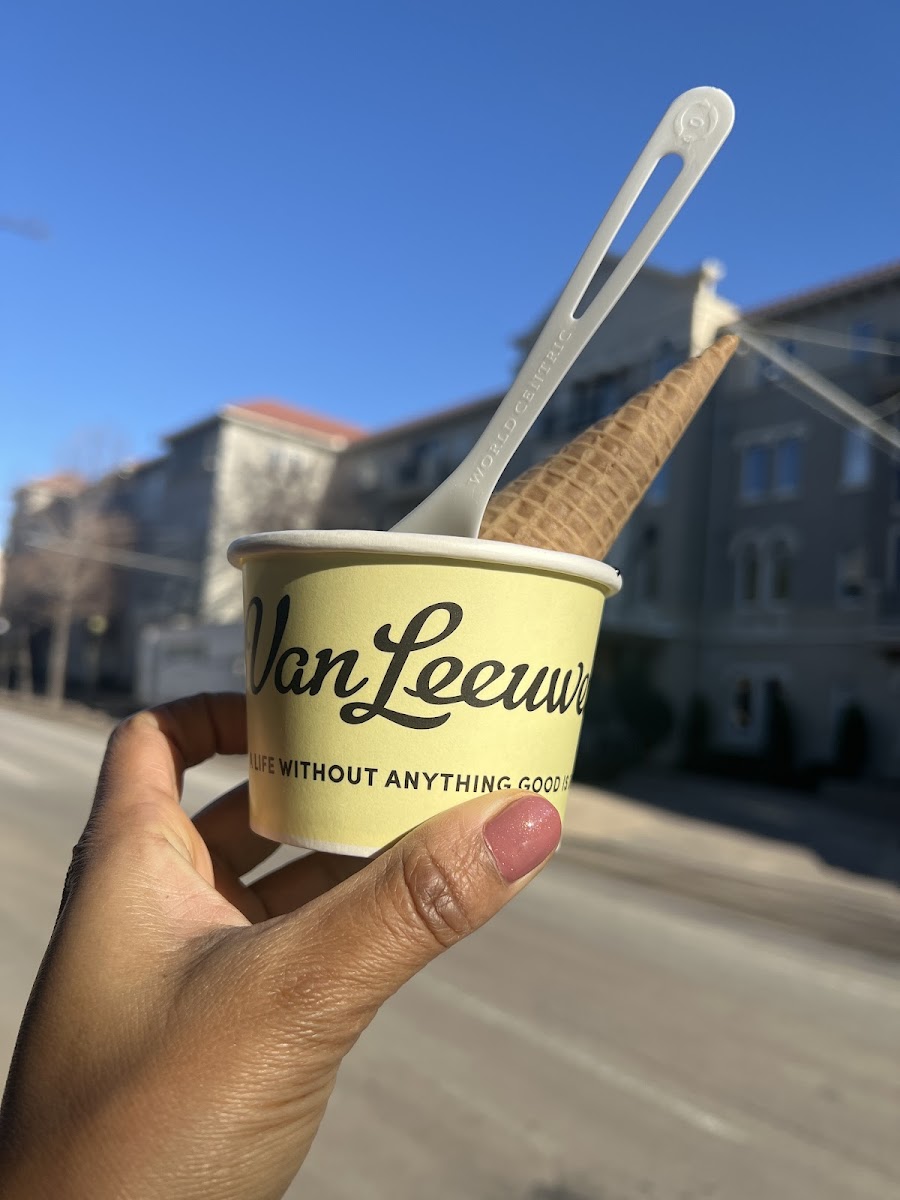 Van Leeuwen Ice Cream Photo 9