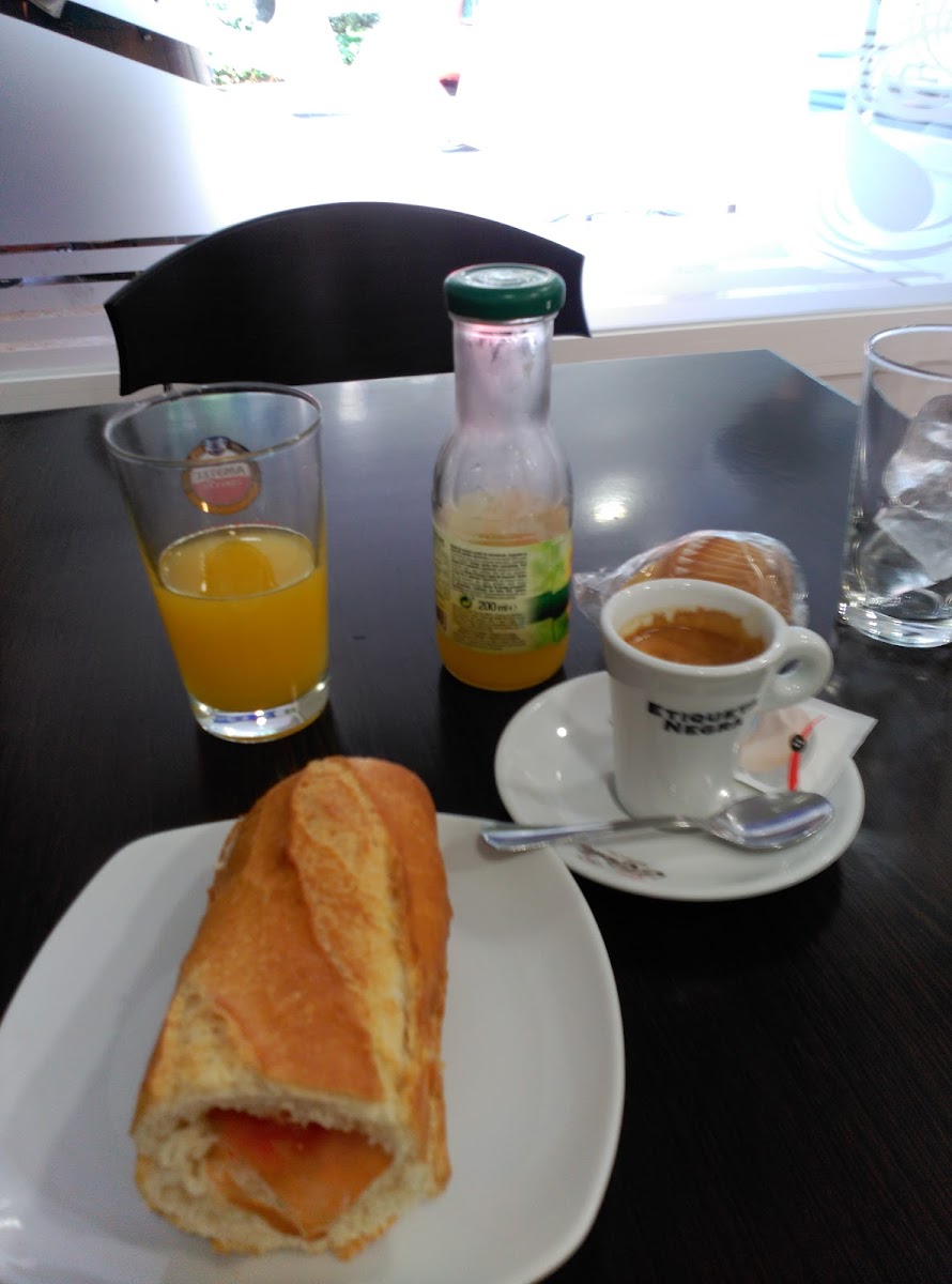 Cafetería Iván Photo 9