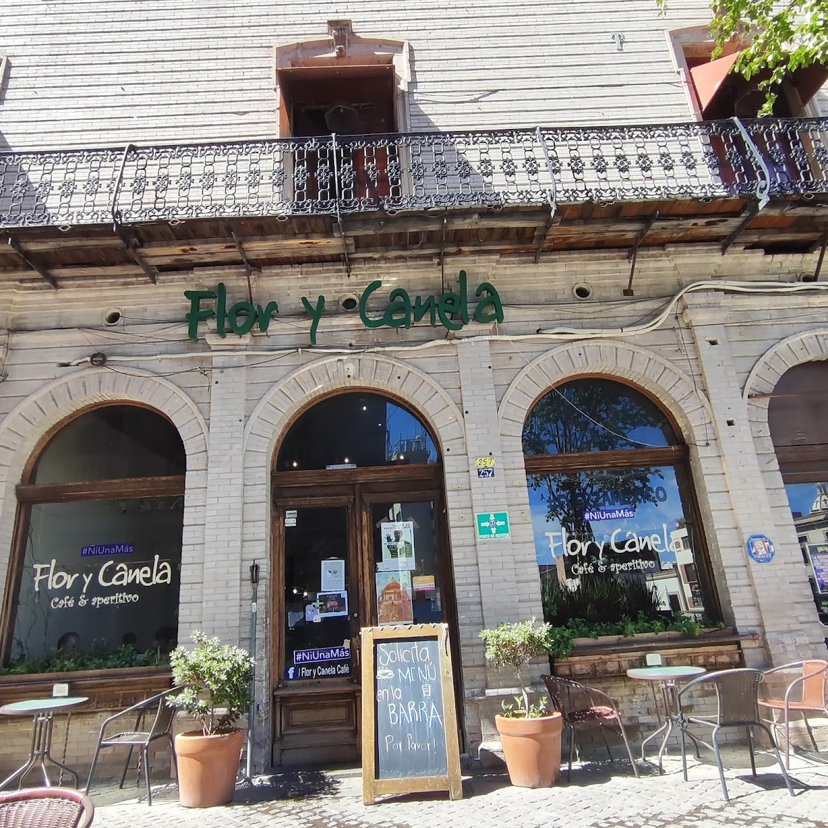Flor y Canela