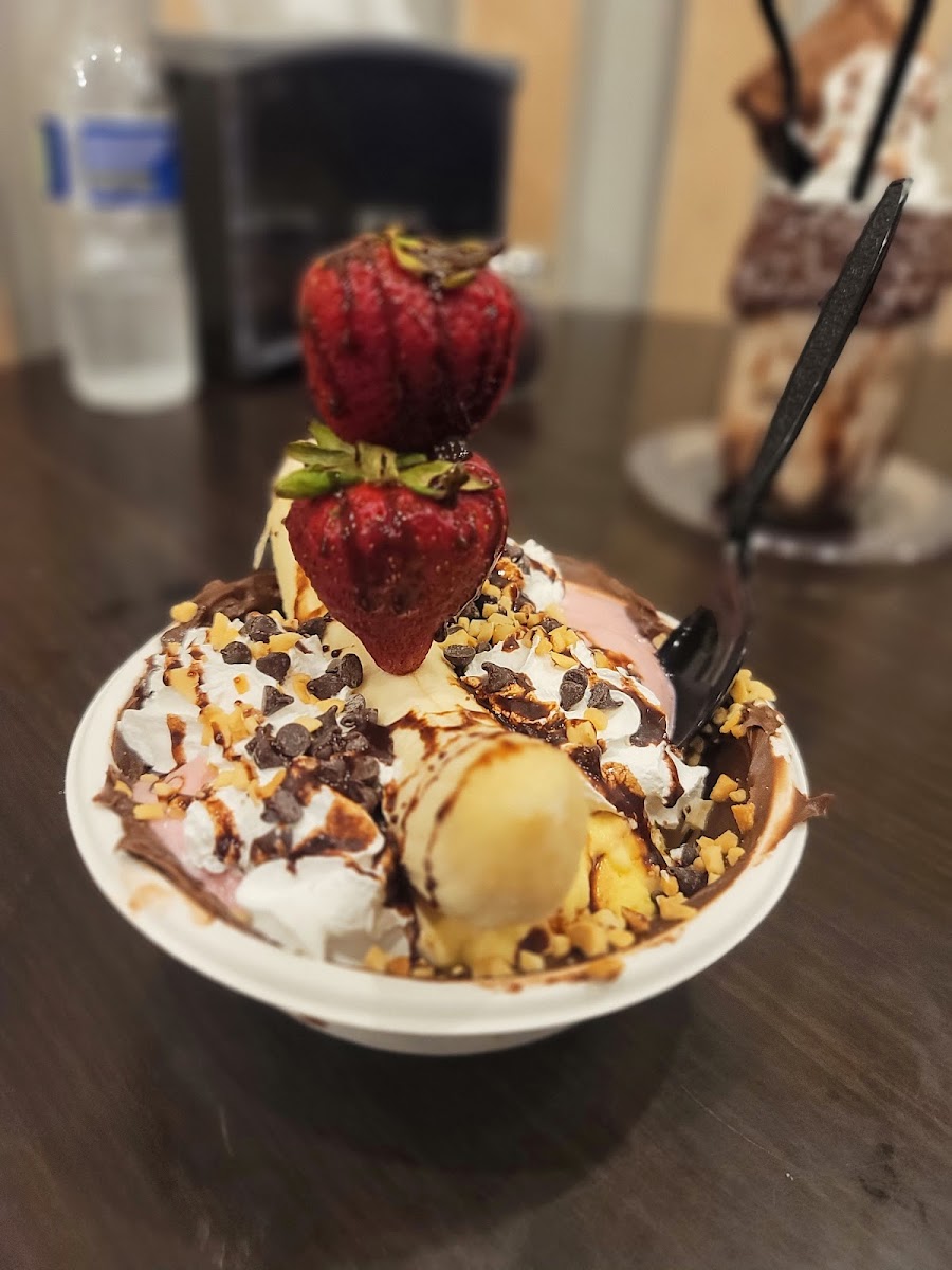Epic Shakes & Creamery Photo 9