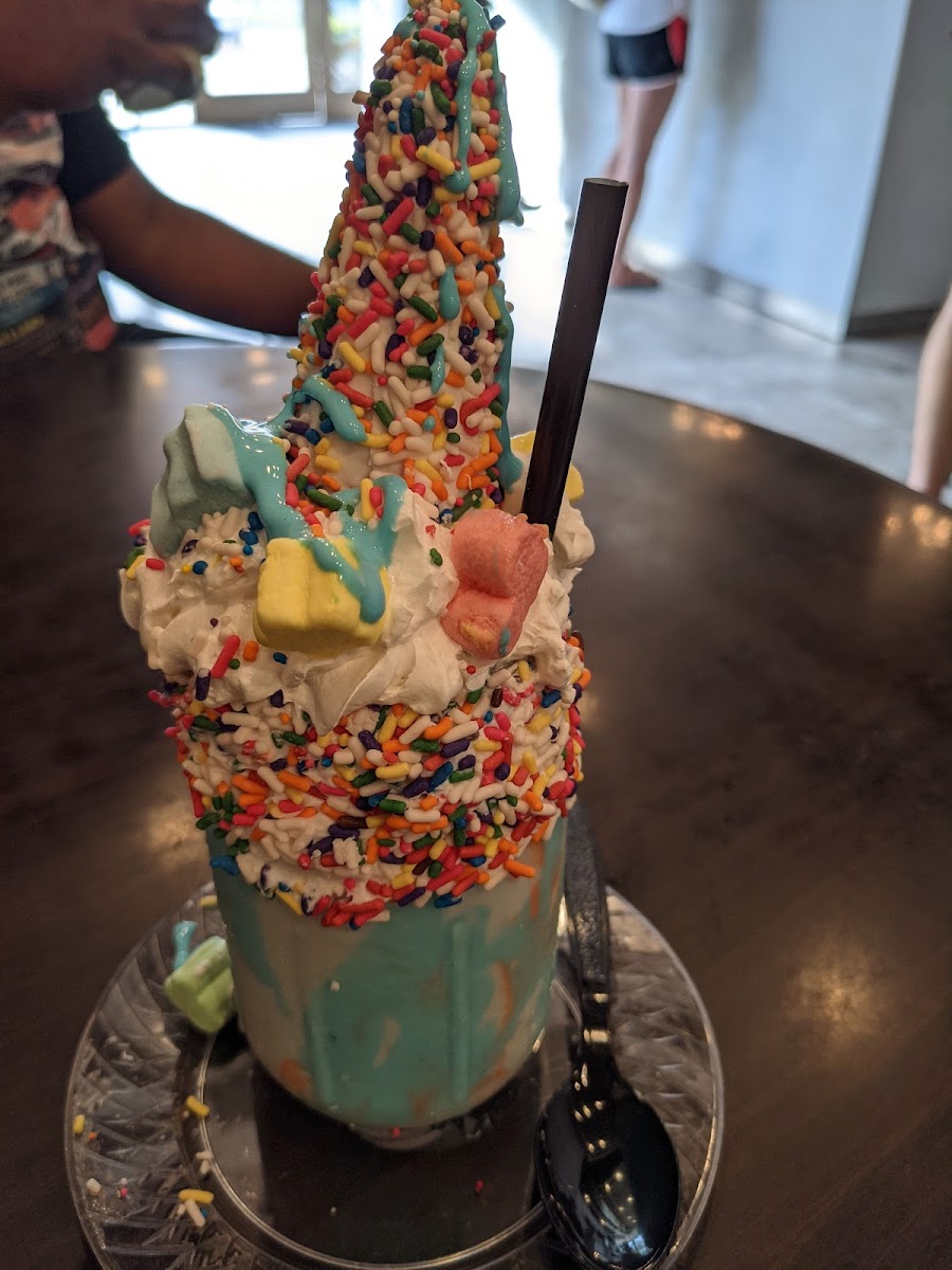 Epic Shakes & Creamery Photo 6