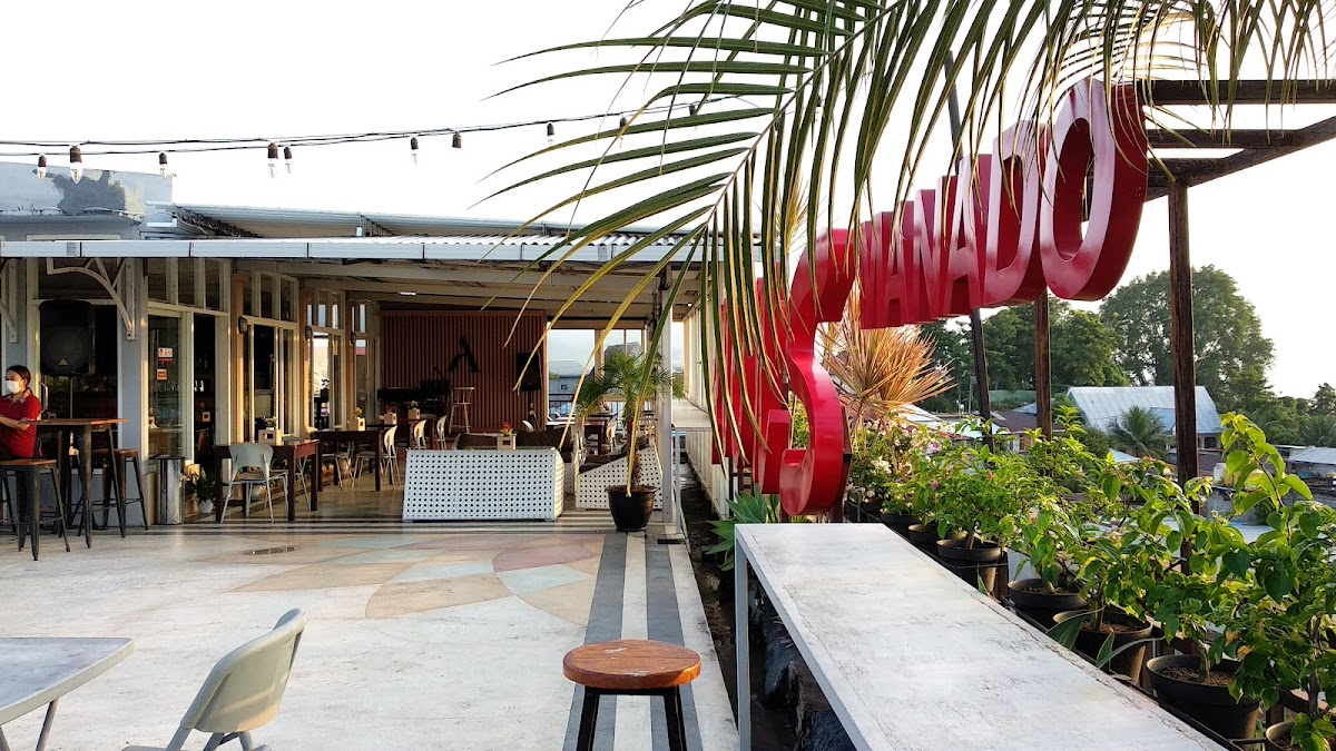 Avons Cafe