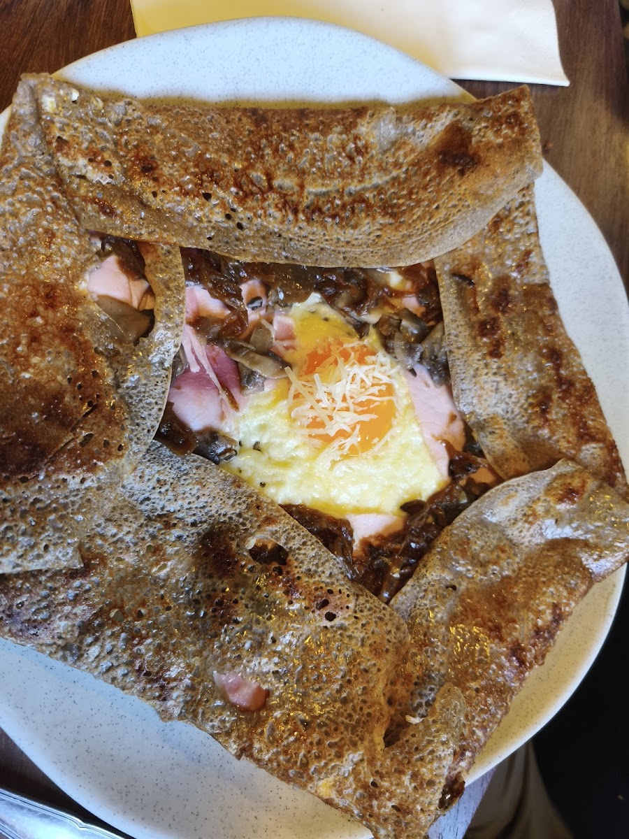 Achille - La crêperie de l'Abbaye de Maillezais Photo 5