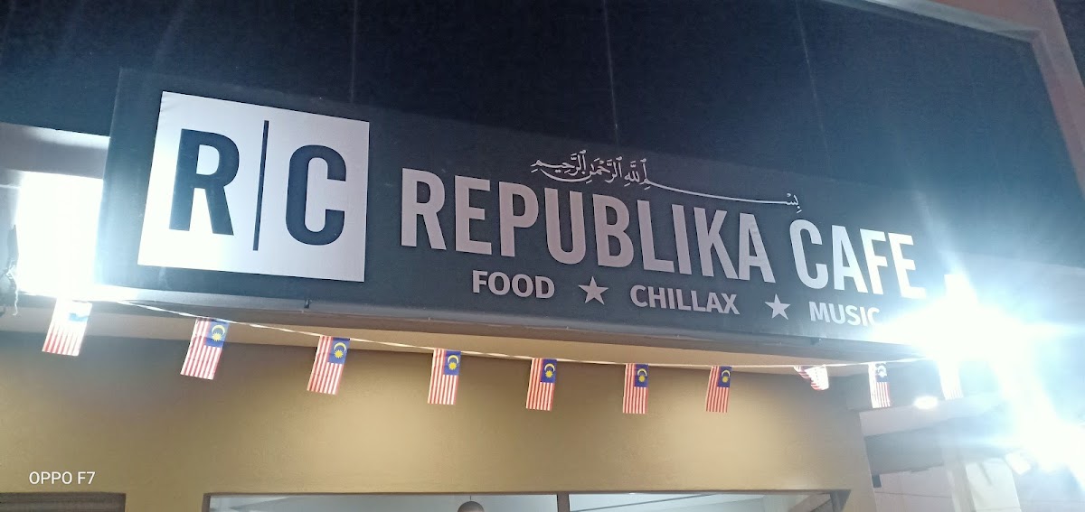 Republika Cafe Photo 4
