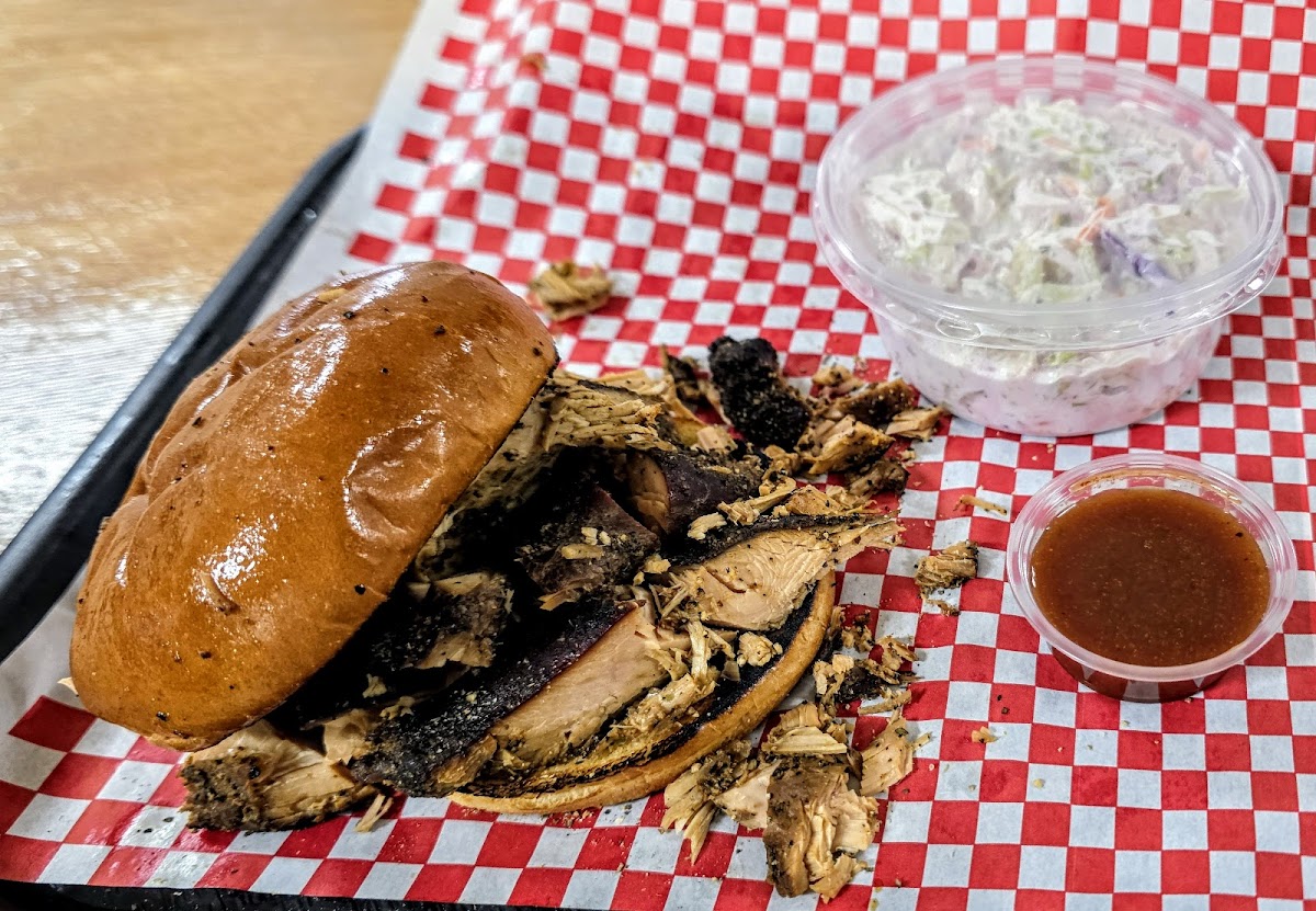 Smokin Barrel Barbeque Photo 4