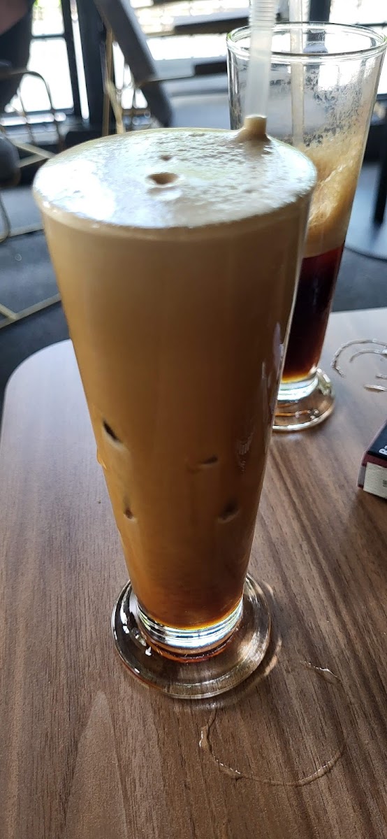 CADRE Cafe & Bar Photo 9
