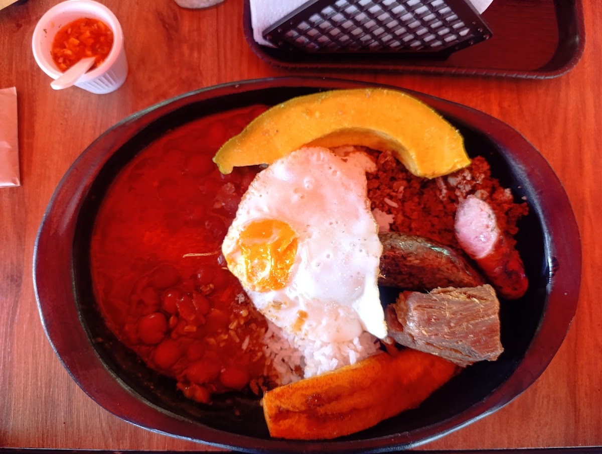 Bartolome Parrilla, Chelas y Café Photo 6