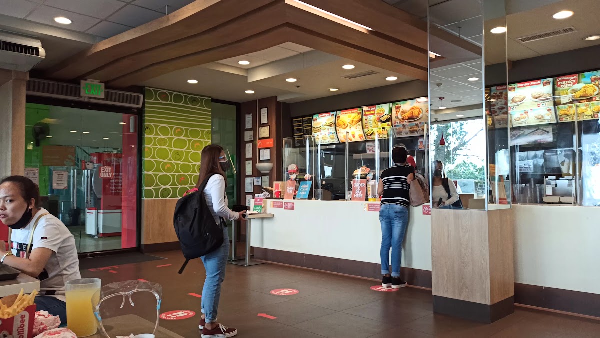 Jollibee Fiesta World Mall Photo 2
