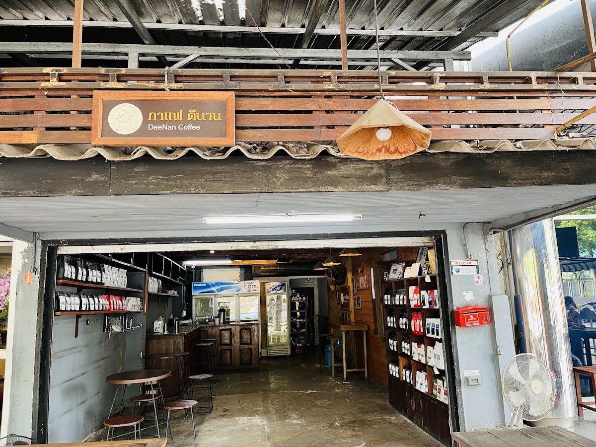 Deenancoffee สาขา หน้าสวนสนแม่แตง