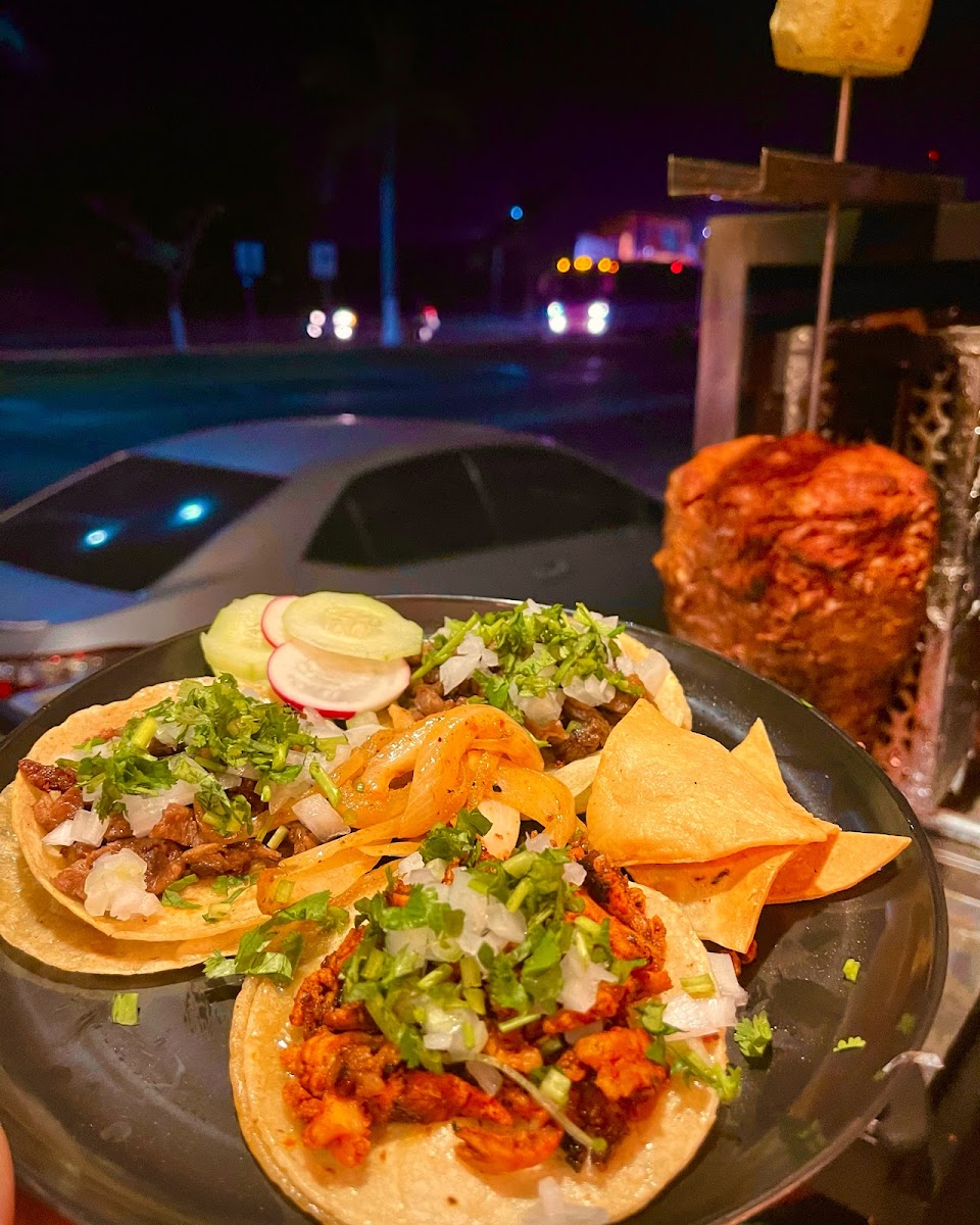 Taquería Chobys Photo 2