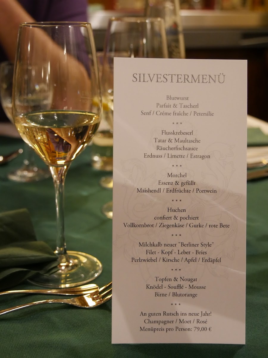 Gasthaus zur Hofmark Photo Menu 1