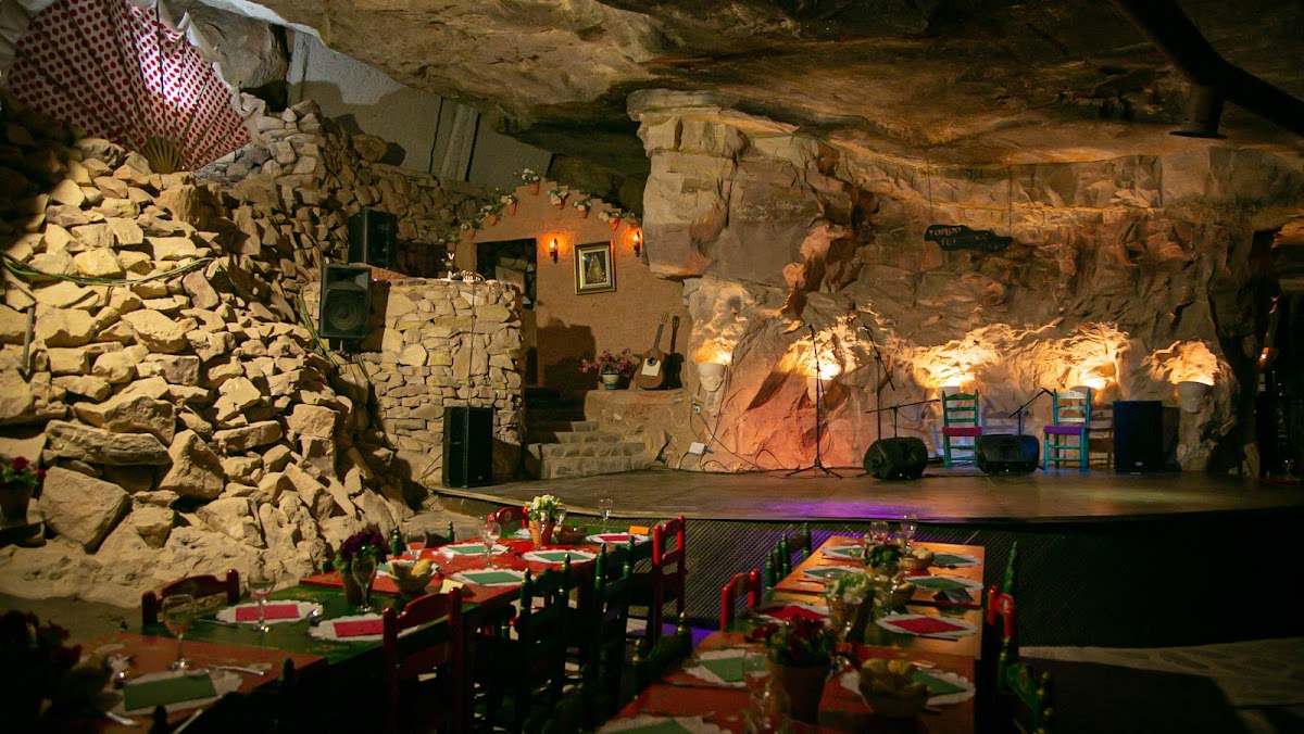 Les Coves de Can Singla
