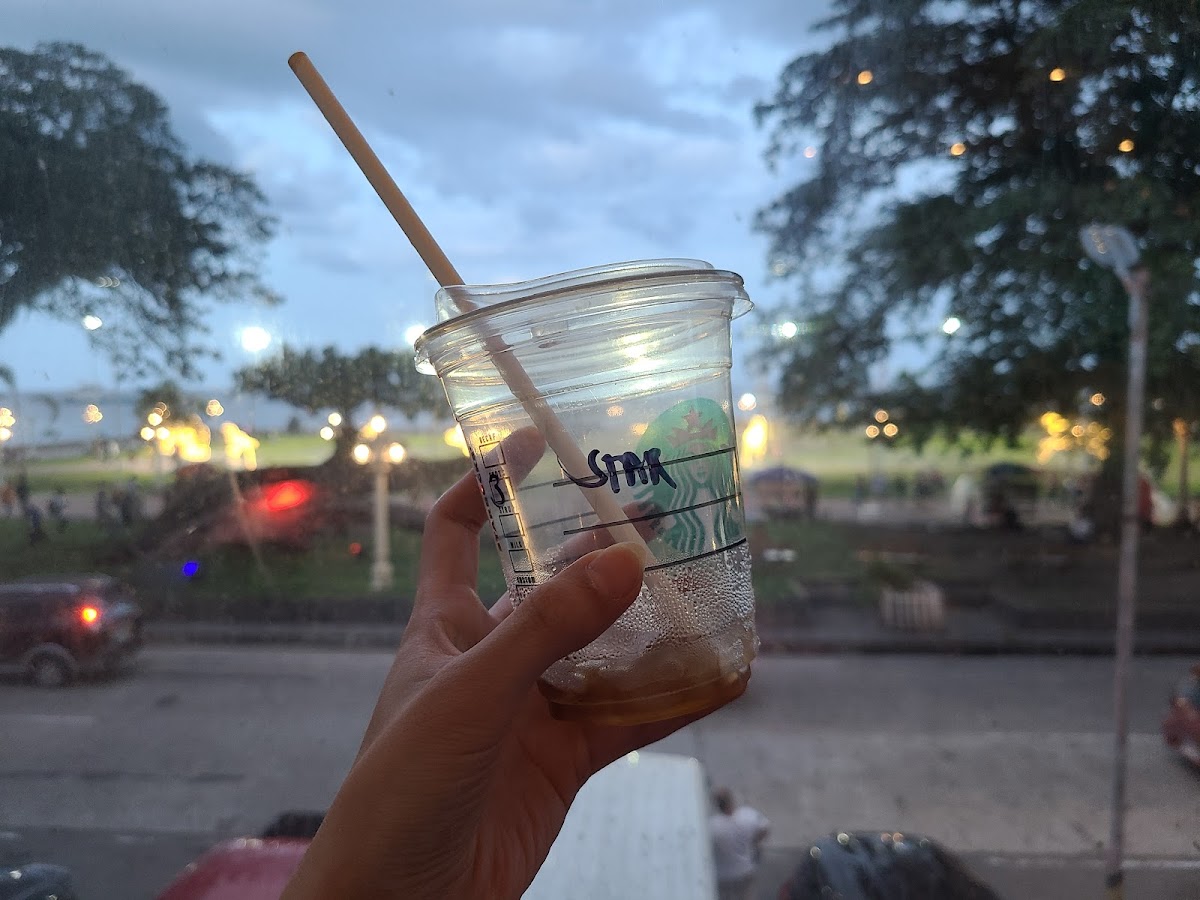 Starbucks Dakong Balay Dumaguete Photo 4