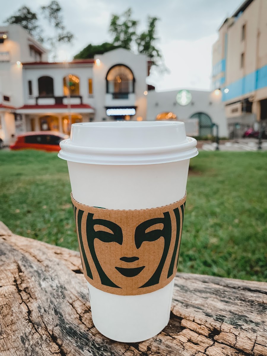 Starbucks Dakong Balay Dumaguete Photo 5