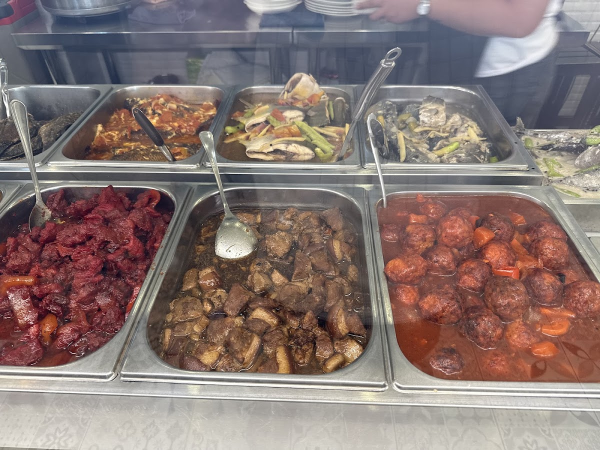 Manyaman Restaurant Photo 2