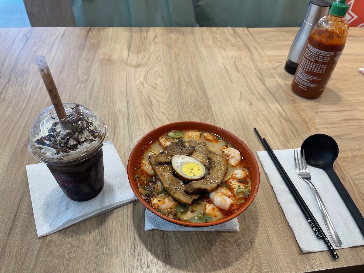 Blossoms - Ramen & Fruit Tea Photo 4