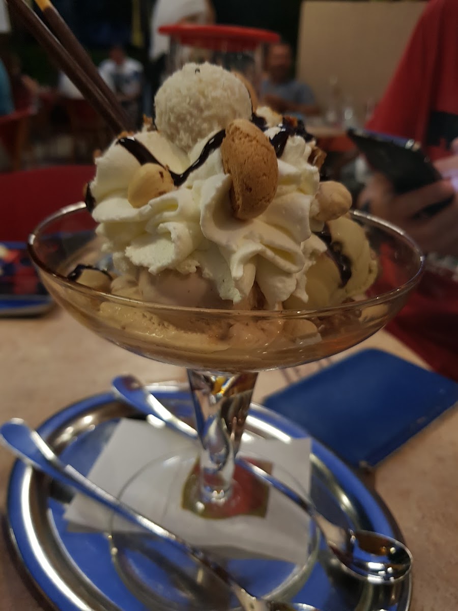 Ice Cream Cafe Riviera Photo 6