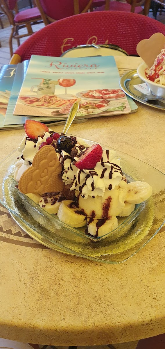 Ice Cream Cafe Riviera Photo 8