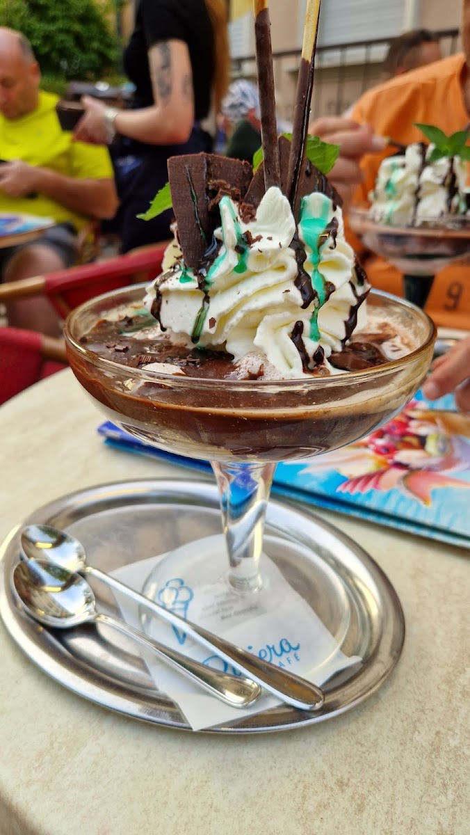 Ice Cream Cafe Riviera Photo 9