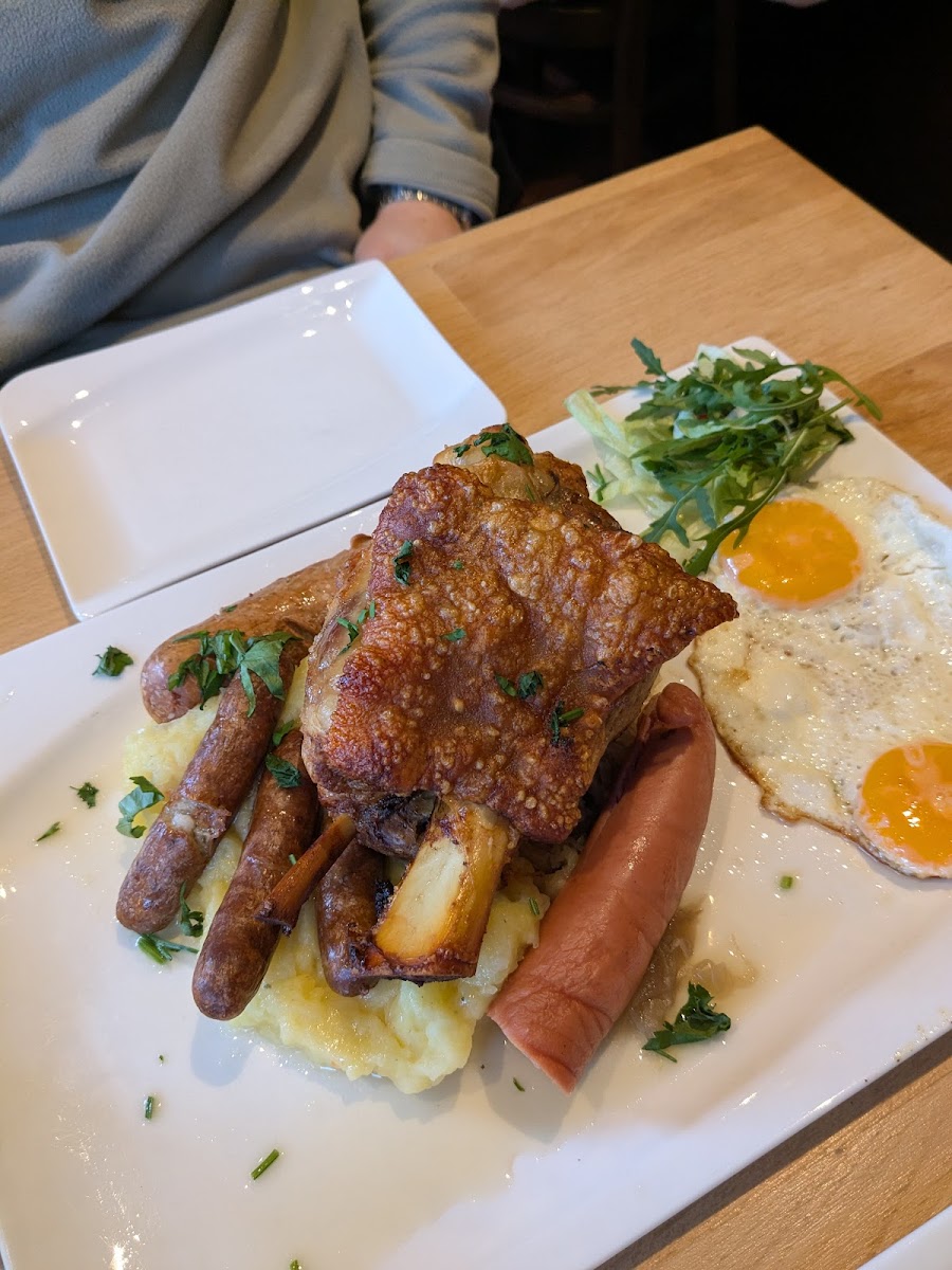 Tünnes und Schäl Kölsche Gastwirtschaft Photo 10