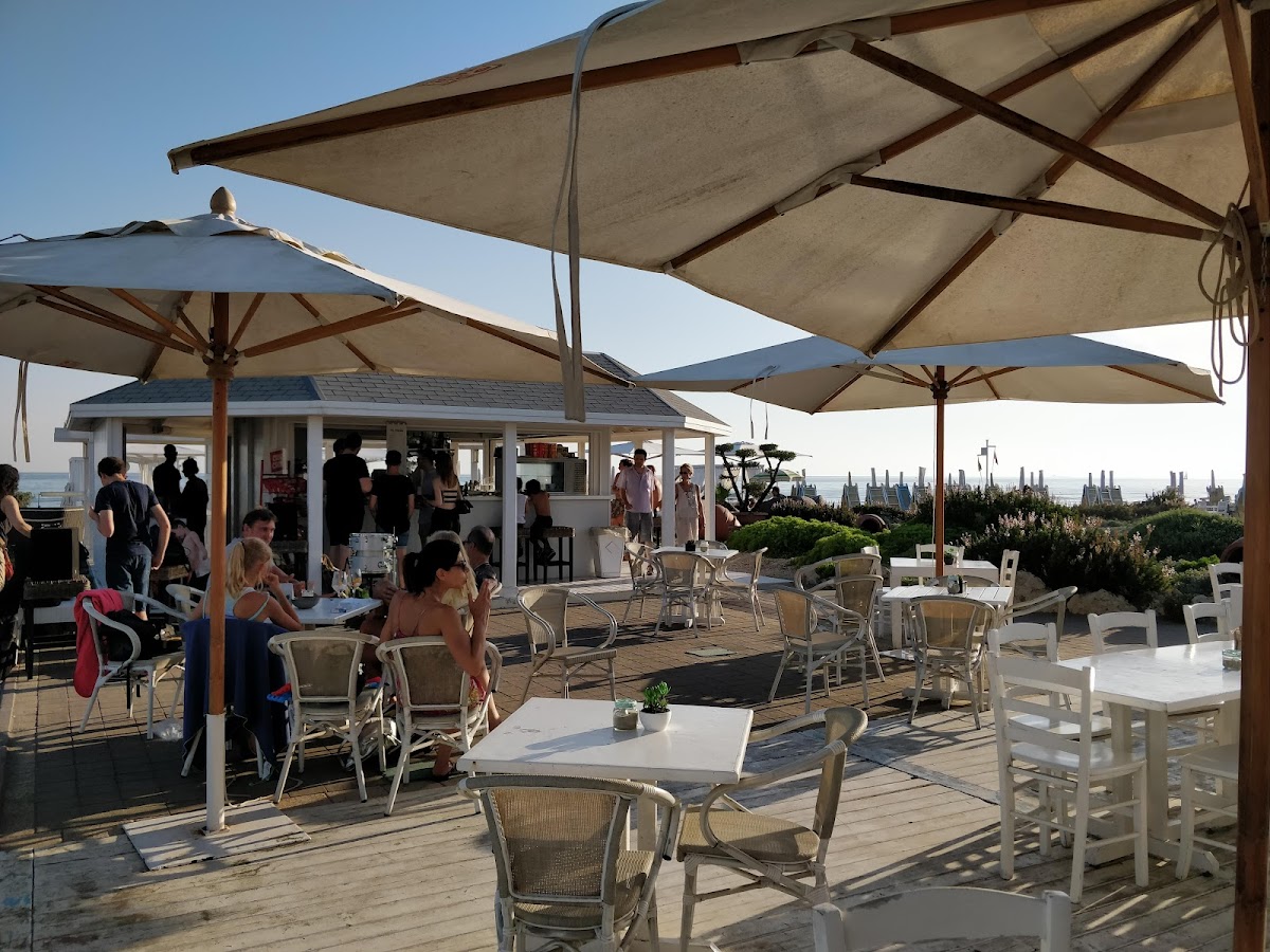 Le Dune Beach Restaurant & Bar
